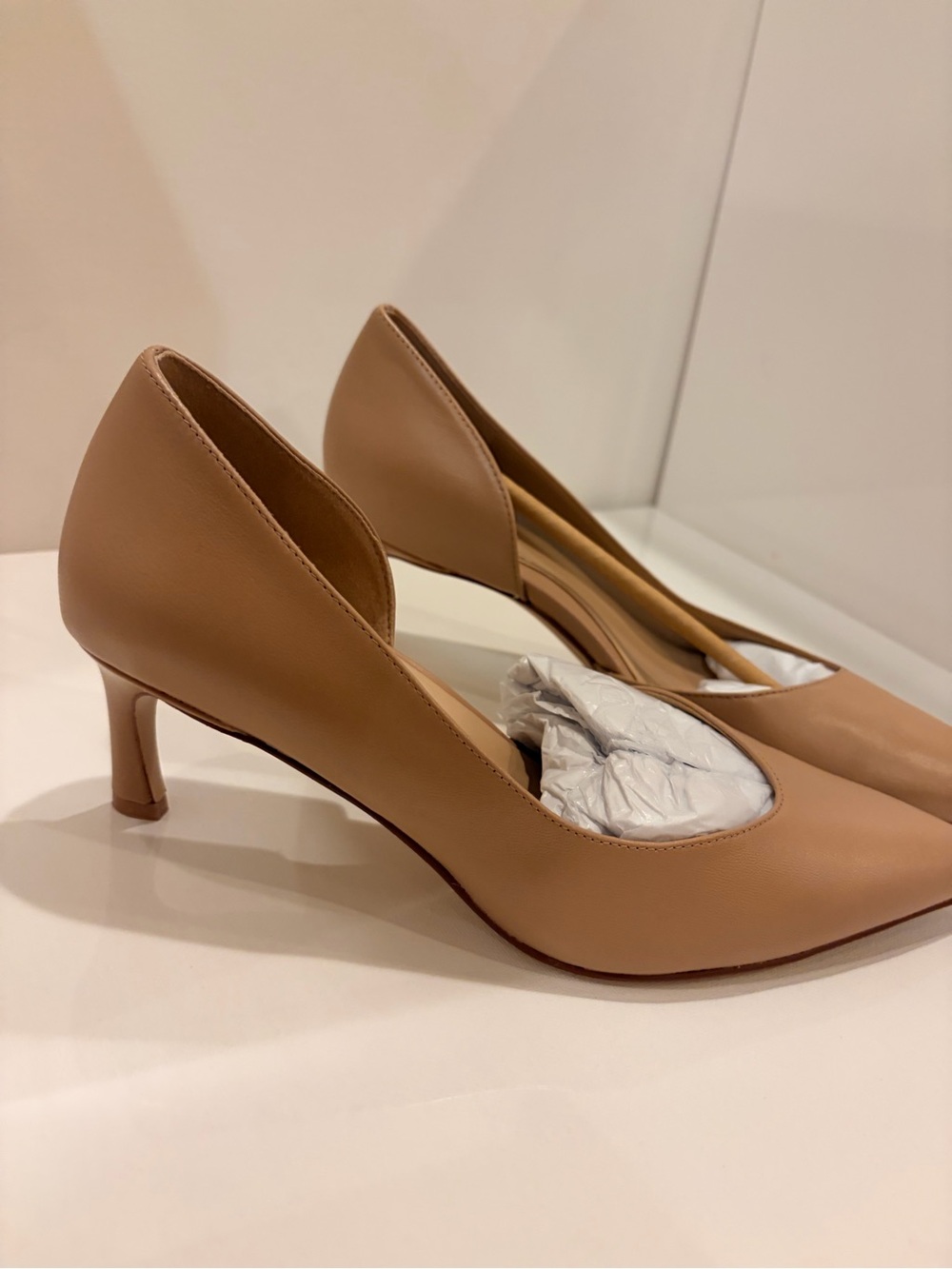 Naturalizer Tan Pointed-Toe Leather Pumps